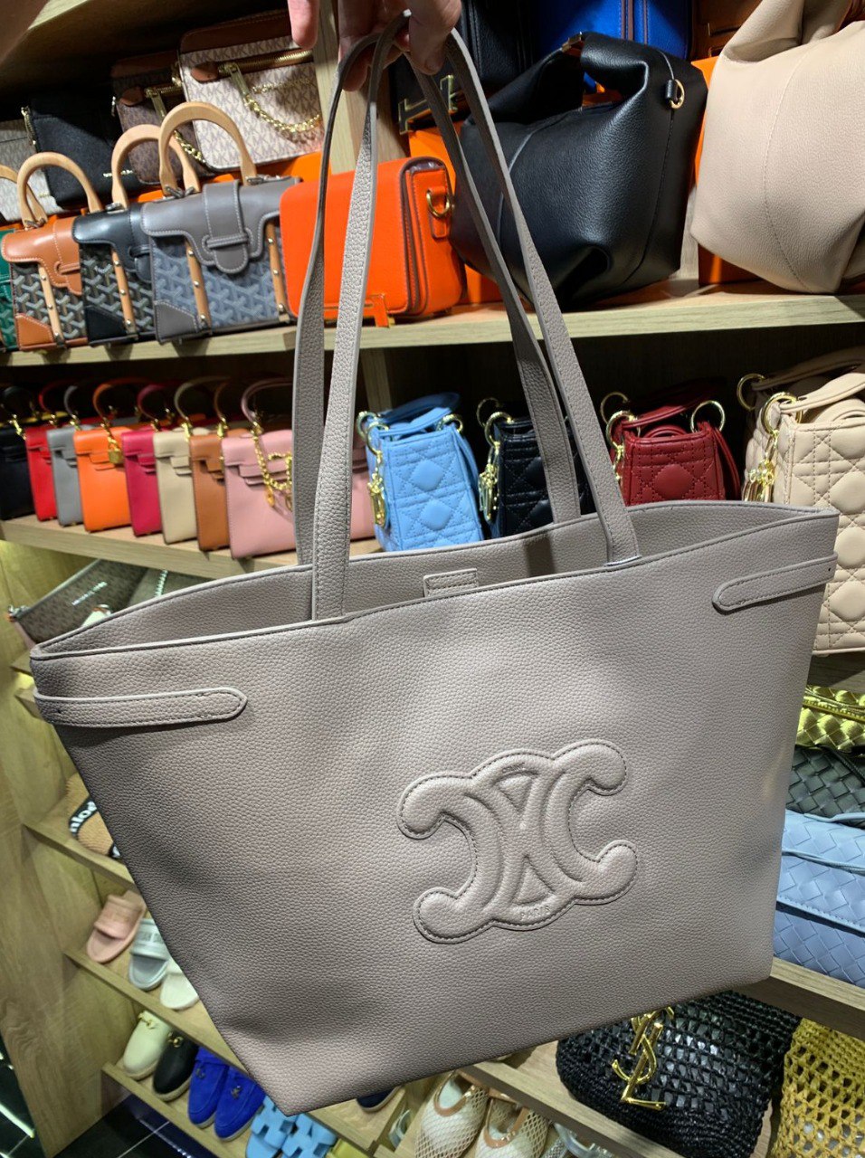 CÉLÏNÊ MEDIUM CABAS ANAÏS TRIOMPHE en Veau grainé