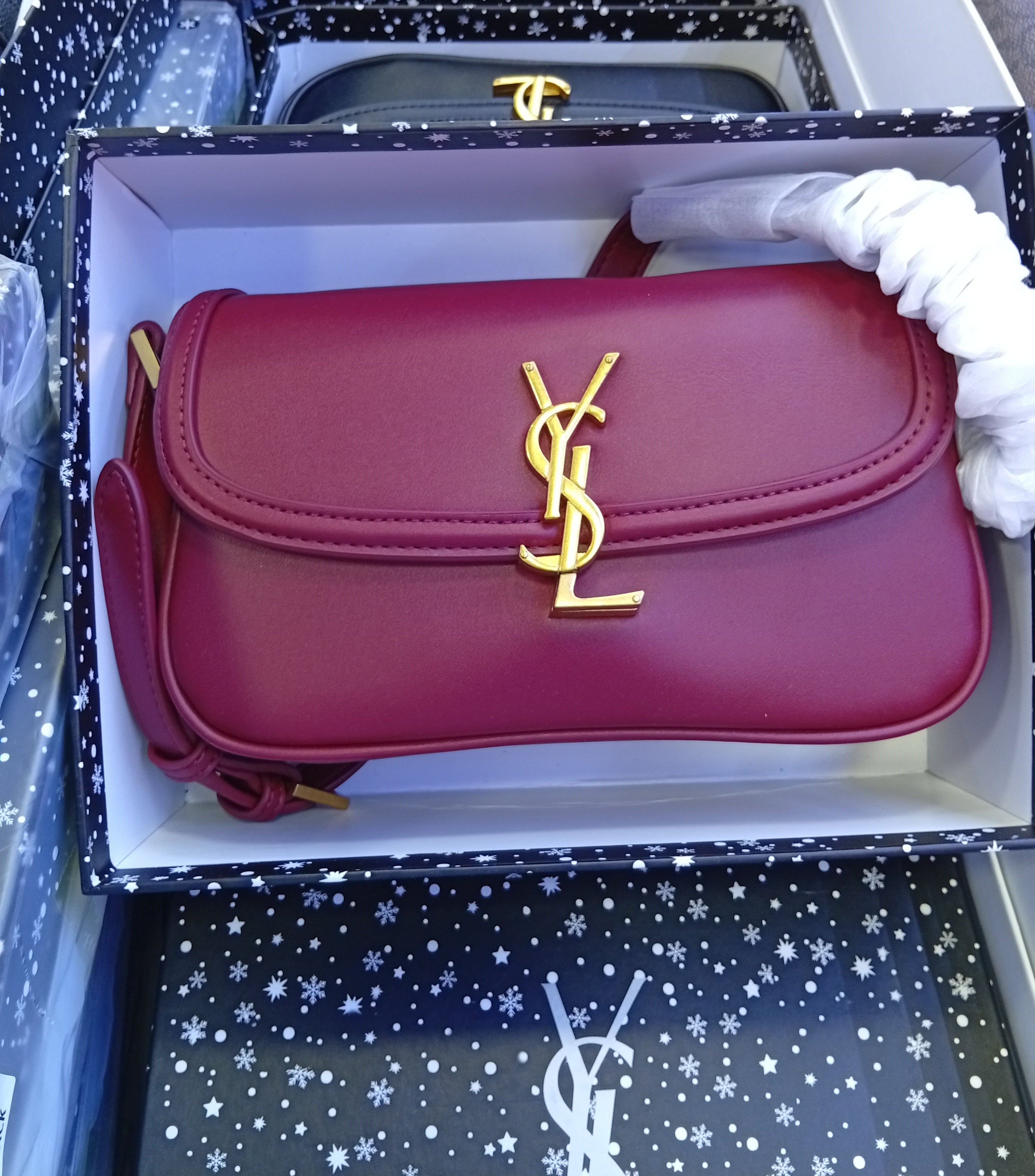 YSL SOLFERINO SMALL EN BOX S@INT LAURENT
ROUGE CABERNET