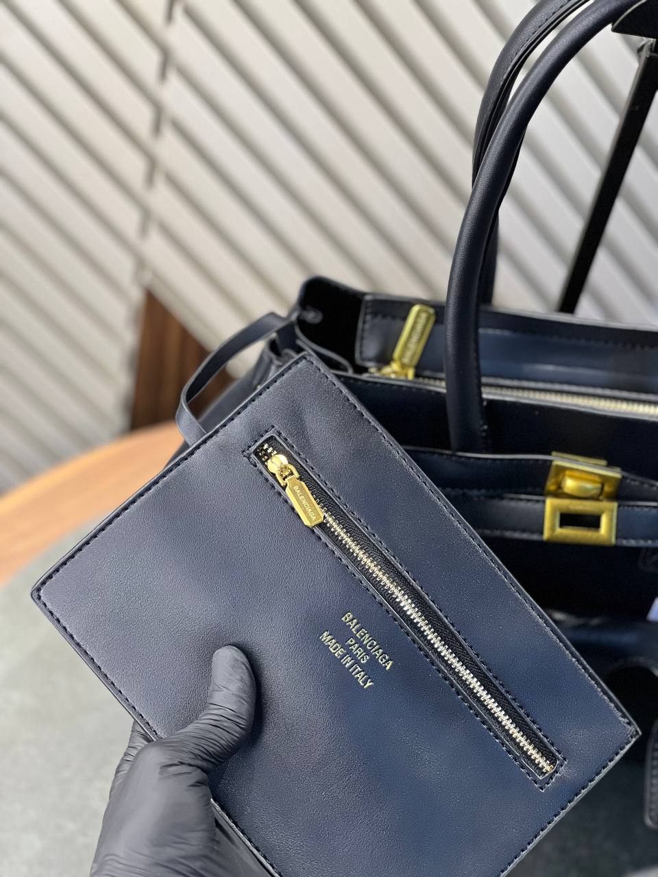 Bâlencïagâ Sac Carry All Bel Air Mini pour Femme en Noir