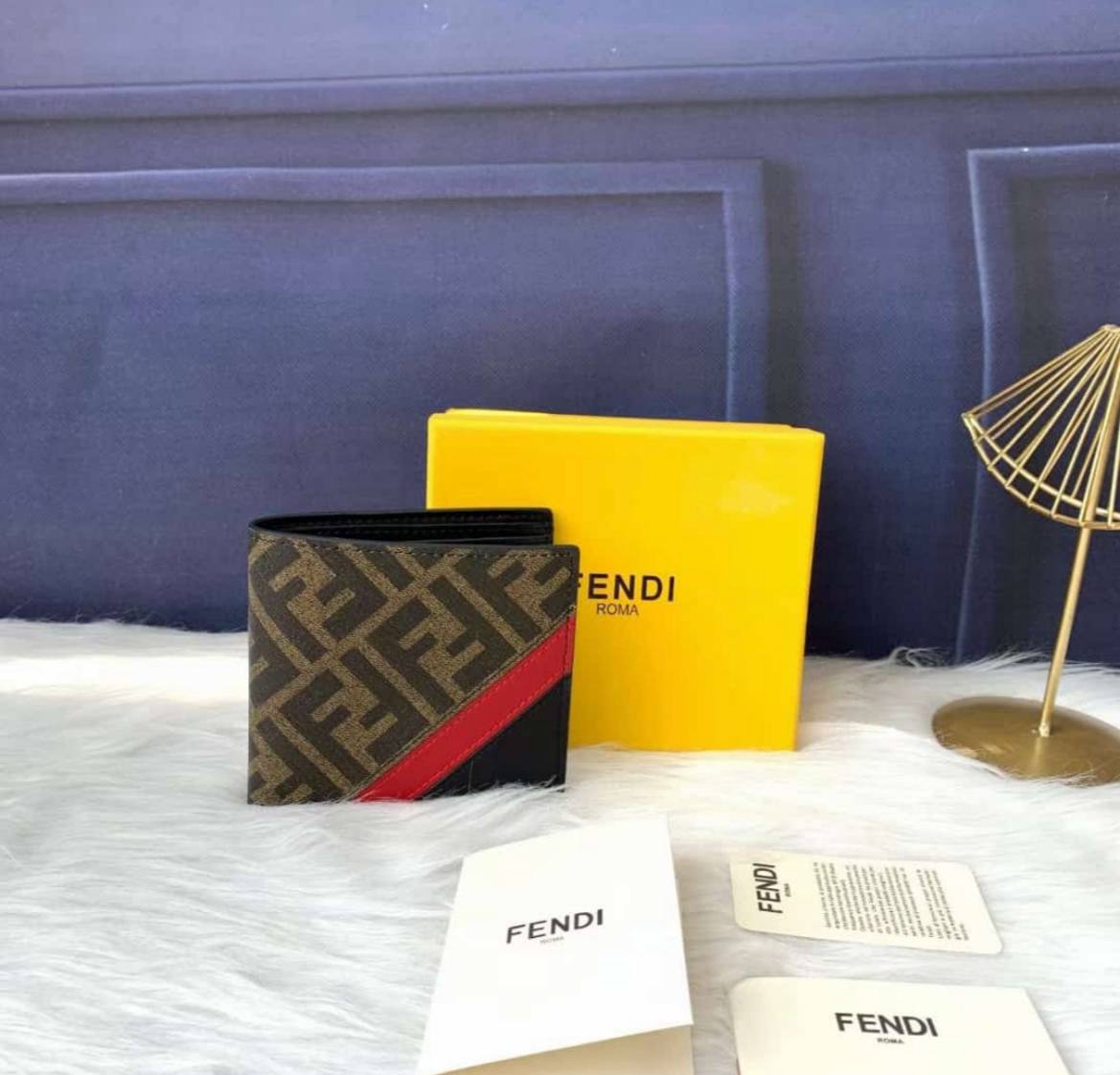 Fêndï
Portefeuilles verni
Multicolore,