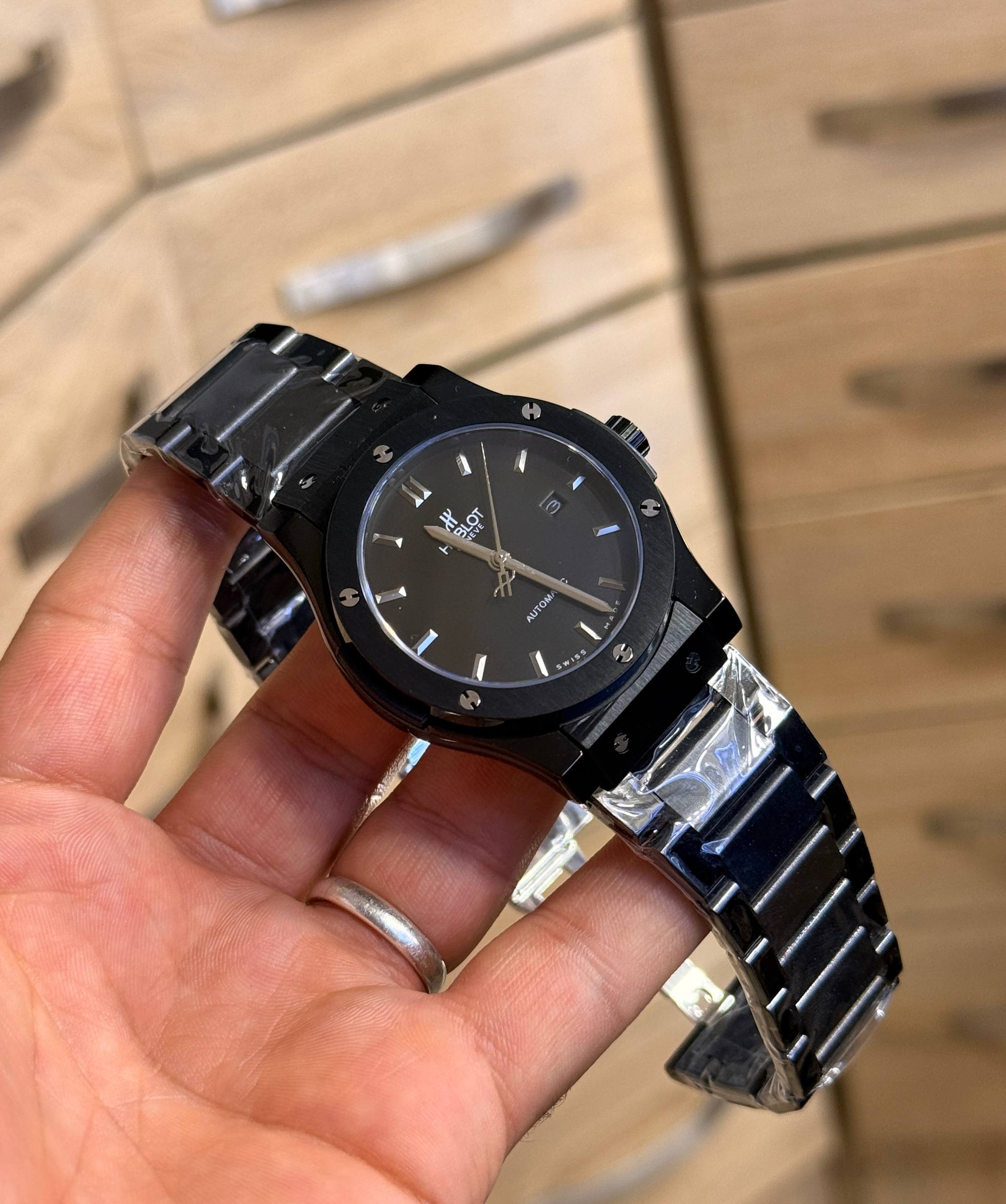 Hublot Classic Fusion 33 585.CM Cadran Black Magic, céramique, 33,0 mm, remontage automatique