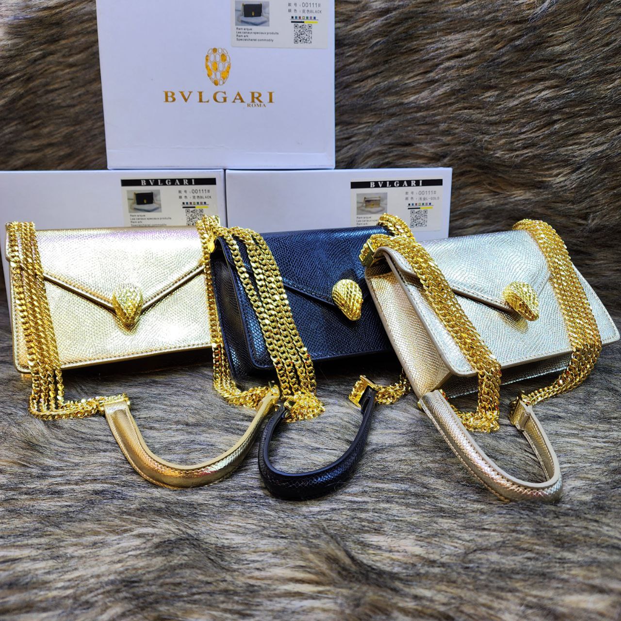 Bvlg@ri Sac bandoulière Serpenti exotique avec étiquette Doré