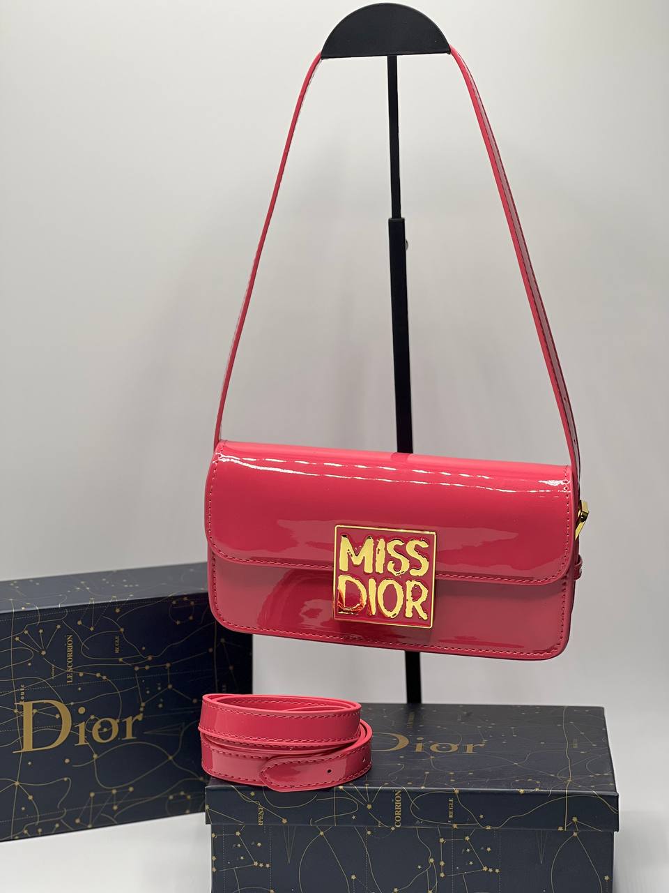 Sac bandoulière à rabat Mïss Diôr Fuchsia Christian Diôr de veau verni avec finitions dorées