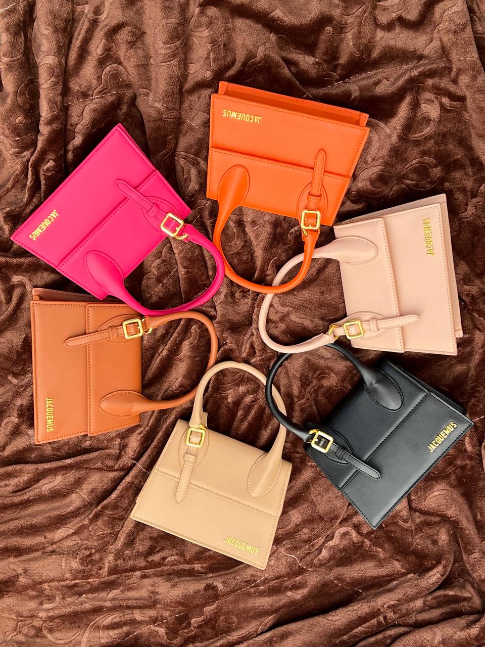 J@cquemus Grand sac à main signature.