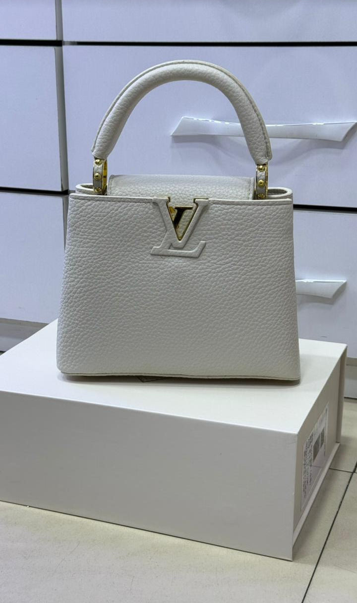 LV Capucines Mini