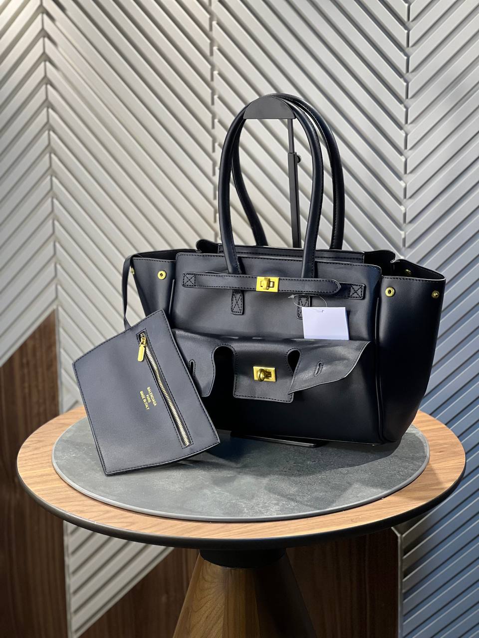 Bâlencïagâ Sac Carry All Bel Air Mini pour Femme en Noir