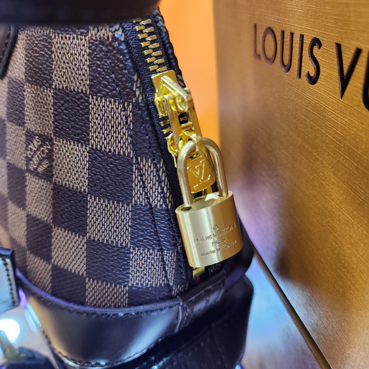 LV SAC À MAIN ALMA BB Damier en cuir