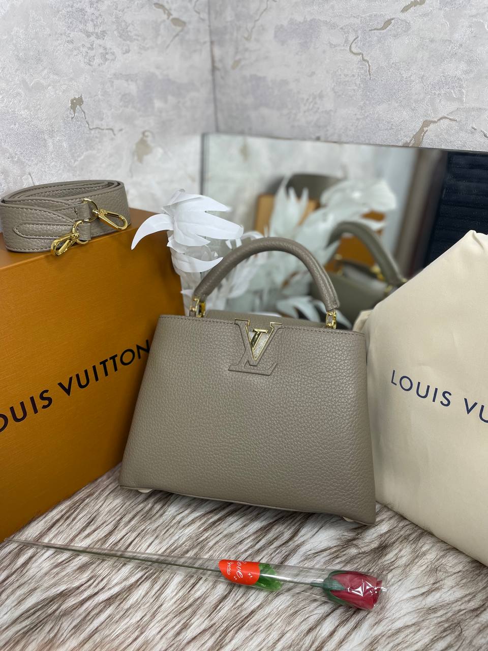 LV Capucines BB