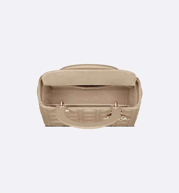 Sac Ladÿ Diôr Medium d'agneau Cannage couleur sable
