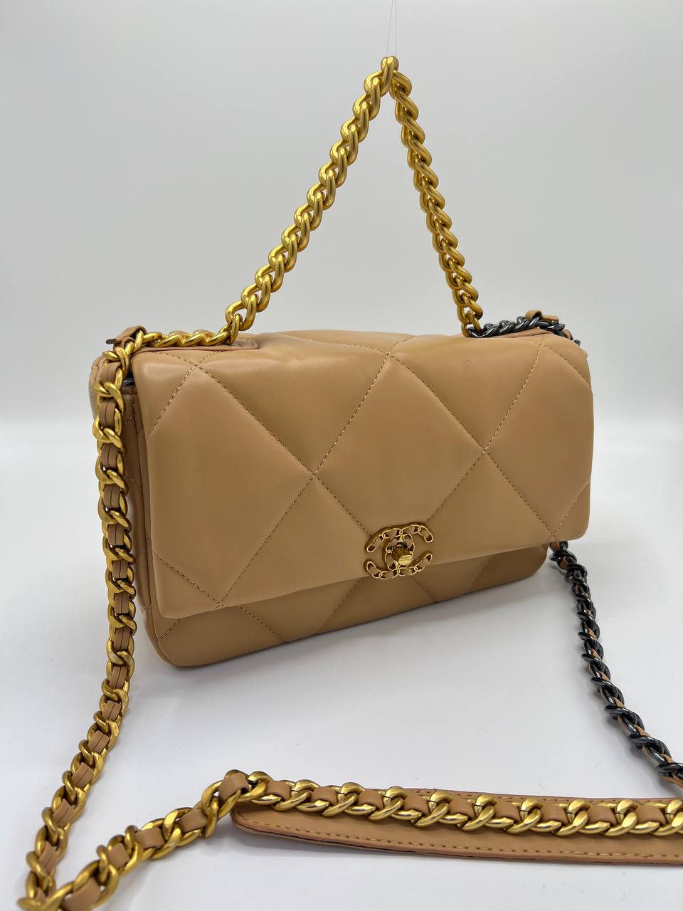 Ch@nel
Sac à main Chanel 19
Camel