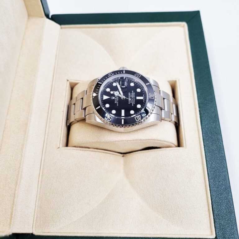 ROLEX Daytona lunette Noir White dial
