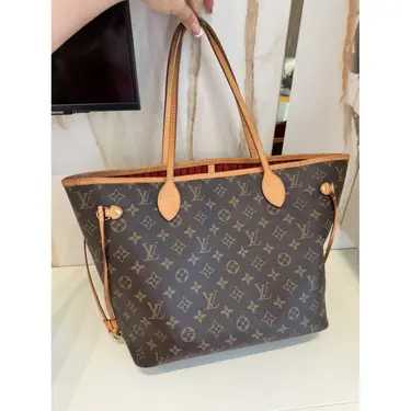 LV Cabas Neverfull
Très bon état
Marron