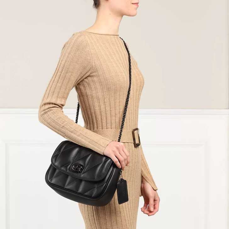 Co@ch
Quilted Pillow Madison Shoulder Bag Black
