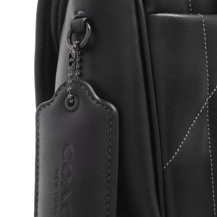 Co@ch
Quilted Pillow Madison Shoulder Bag Black