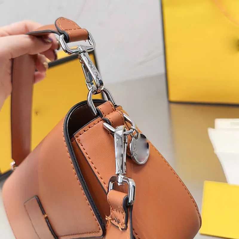 Fêndï Sac Selleria marron avec gros points
