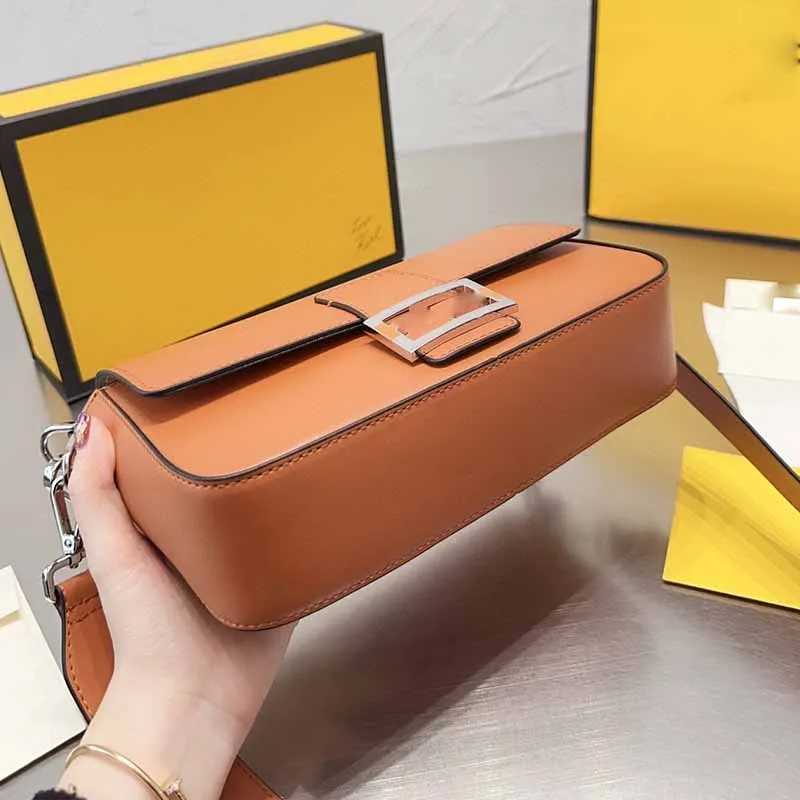 Fêndï Sac Selleria marron avec gros points