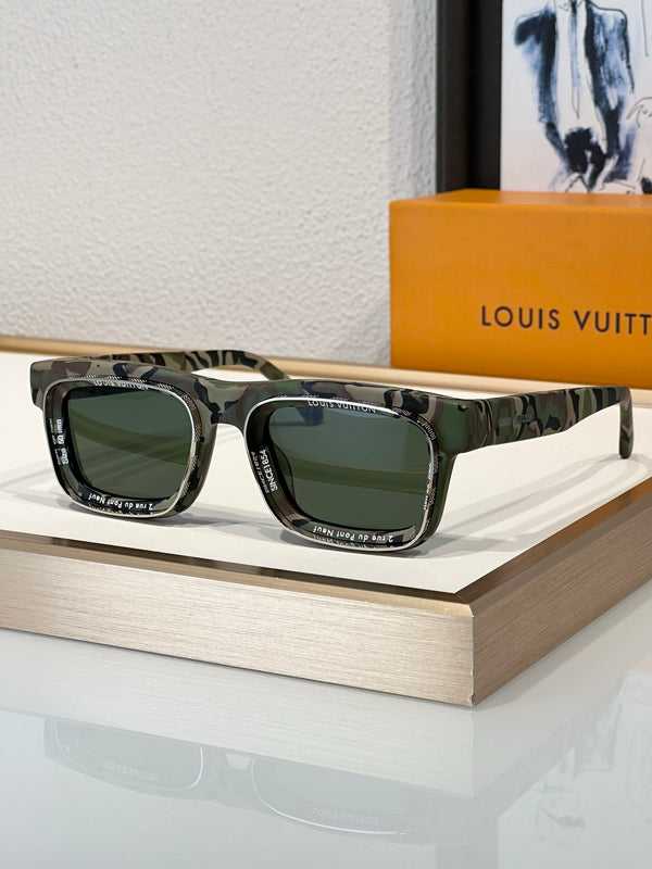 L&V Z2442U Super Vision Square Sunglasses pour femmes ✨
