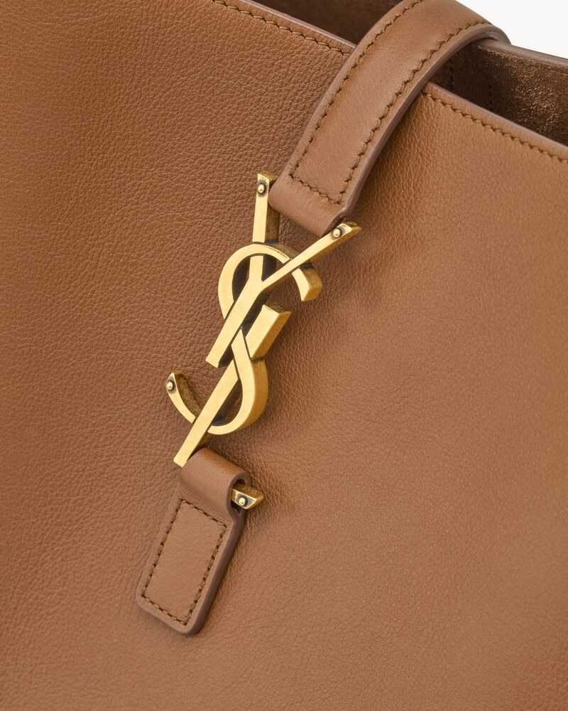 YSL large souple grainé