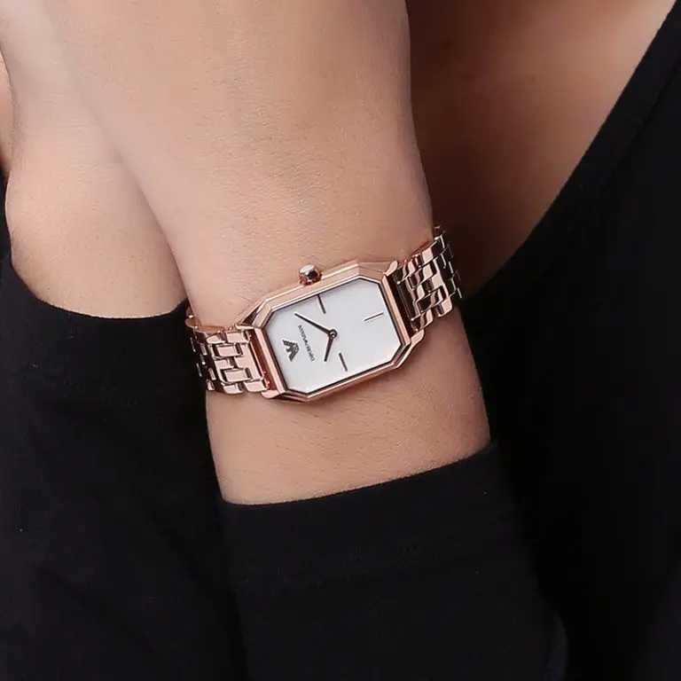 Montre EMPÔRIÔ ARM@NI Pour Femme, AR11147