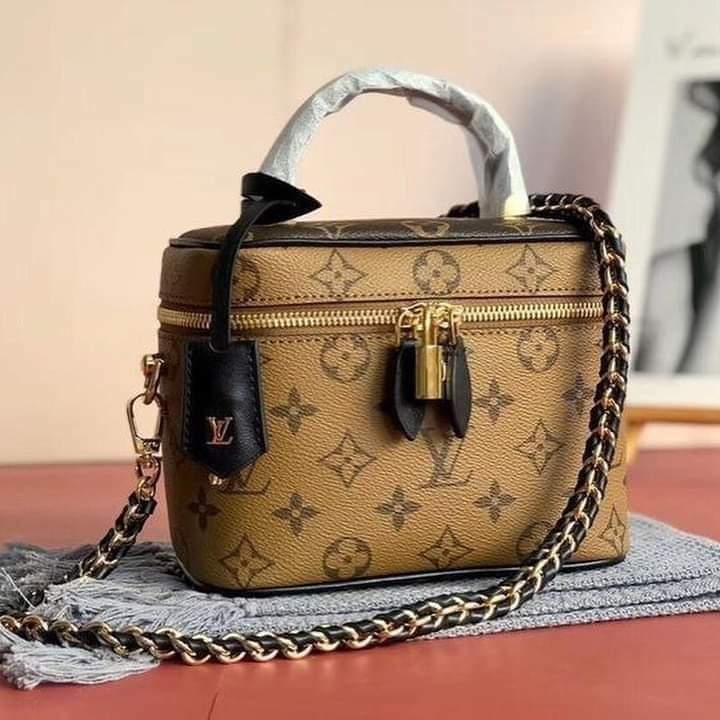 LV Monogram Vanity PM M42264