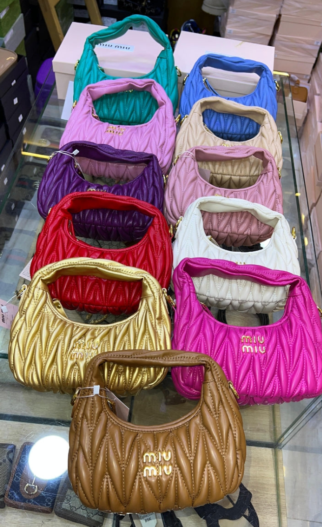 MIÛ MIÜ Sac à bandoulière Hobo nappa Miu Wonder