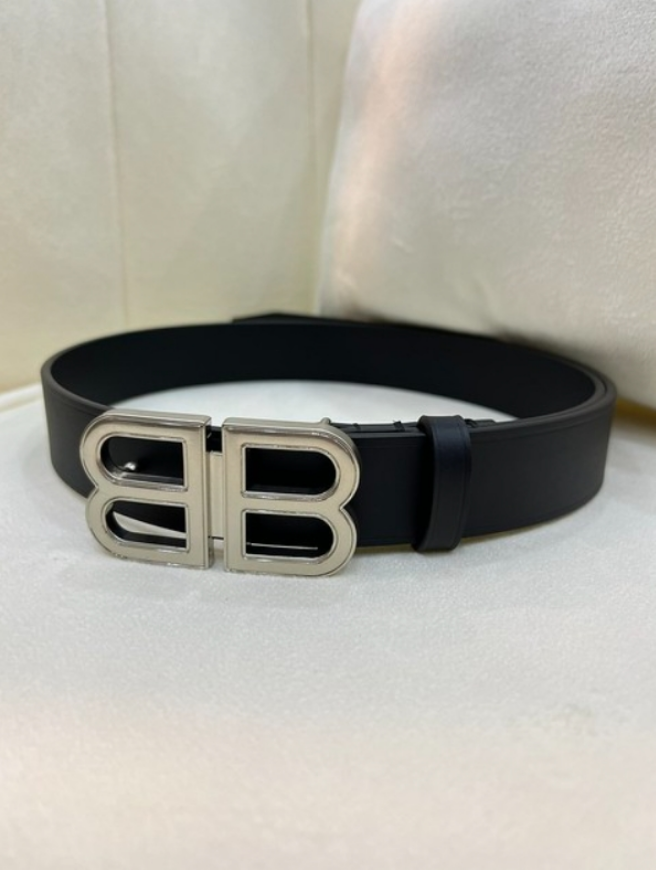 B@lenciaga Leather belt with logo