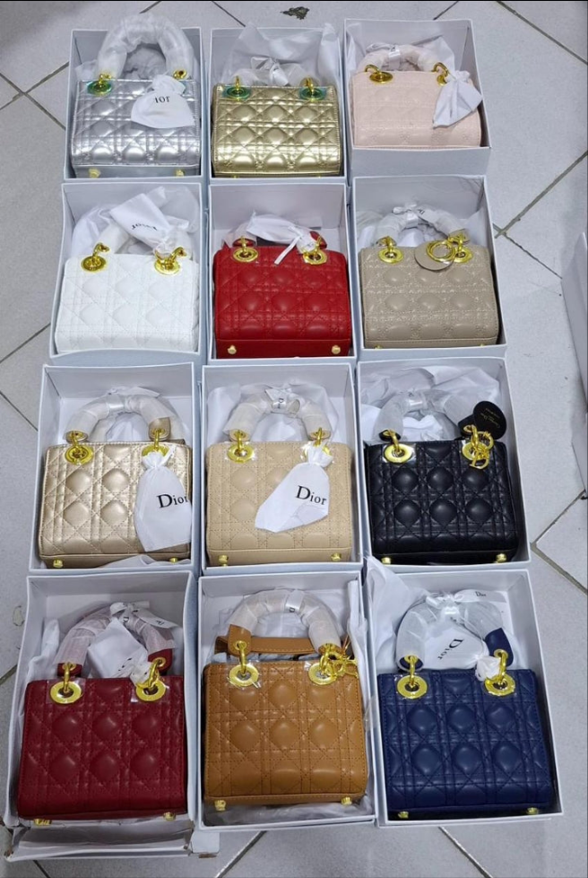 Sac Ladÿ Diôr My ABCDiôr Small
d'agneau Cannage couleur latte