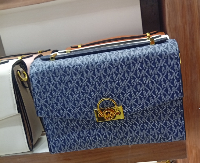 MK
Messenger bag HENDRIX