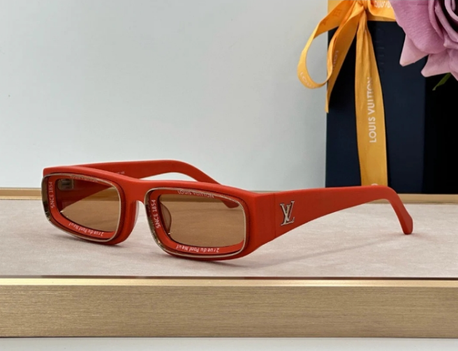 L&V Z2388E Runway Super Vision Low Square Sunglasses pour femmes ✨