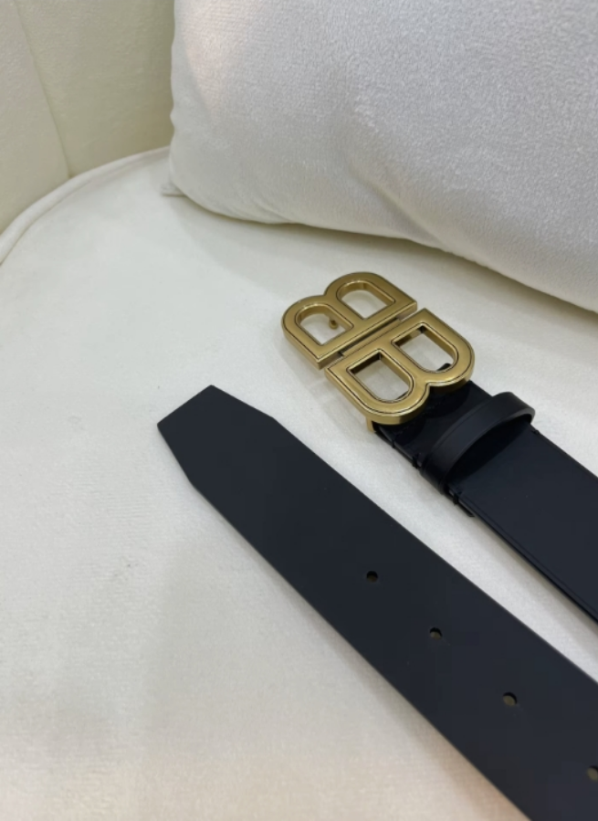 B@LENCIAGA
Ceinture BB Hourglass Medium