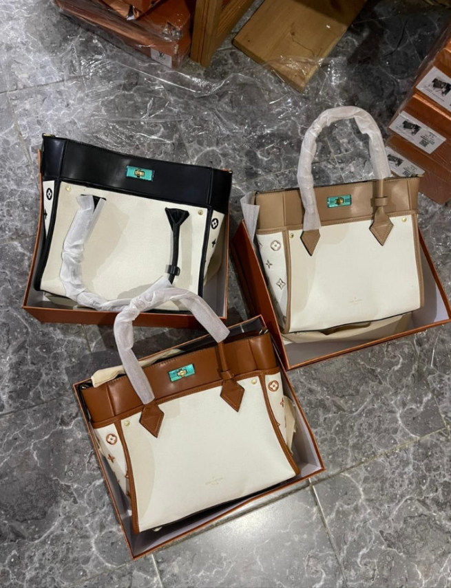 LV 
Cabas On My Side MM