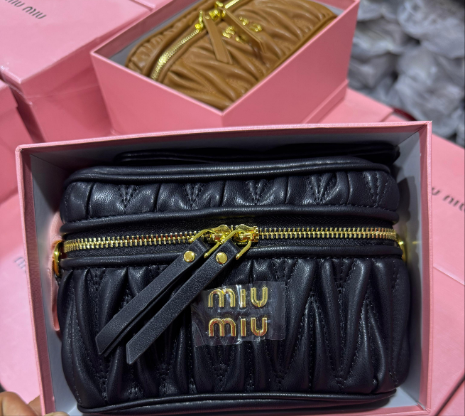 MIÛ MIÜ 
mini sac Nappa à design matelassé