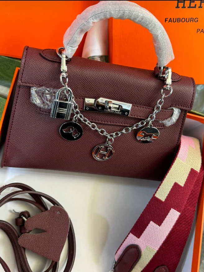 HRMS
Sac à main Kelly Mini
Rouge