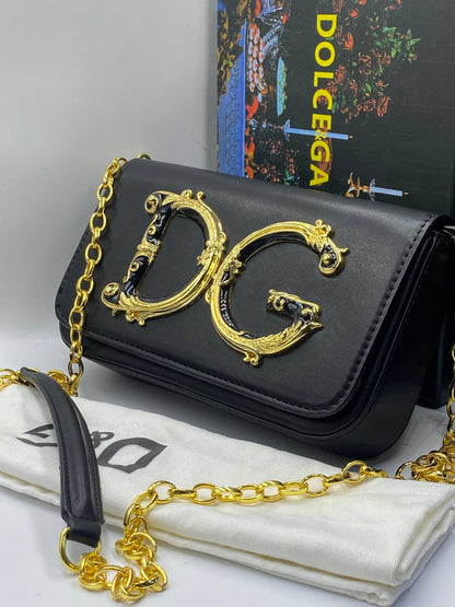 DG
DG Girls shoulder bag in black