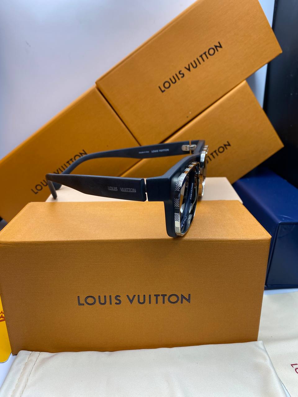 LV Super Vision Square Sunglasses pour femmes