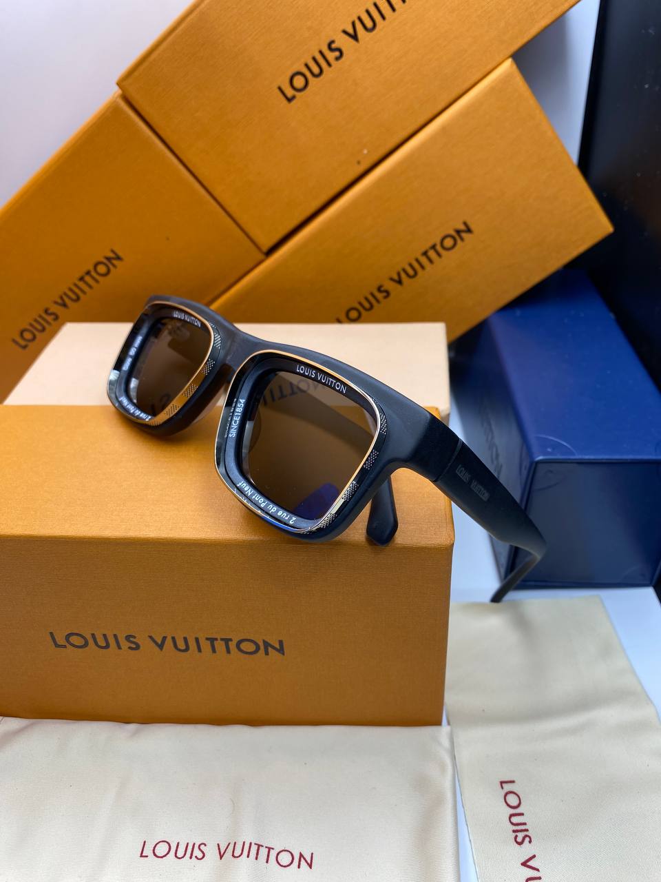 LV Super Vision Square Sunglasses pour femmes