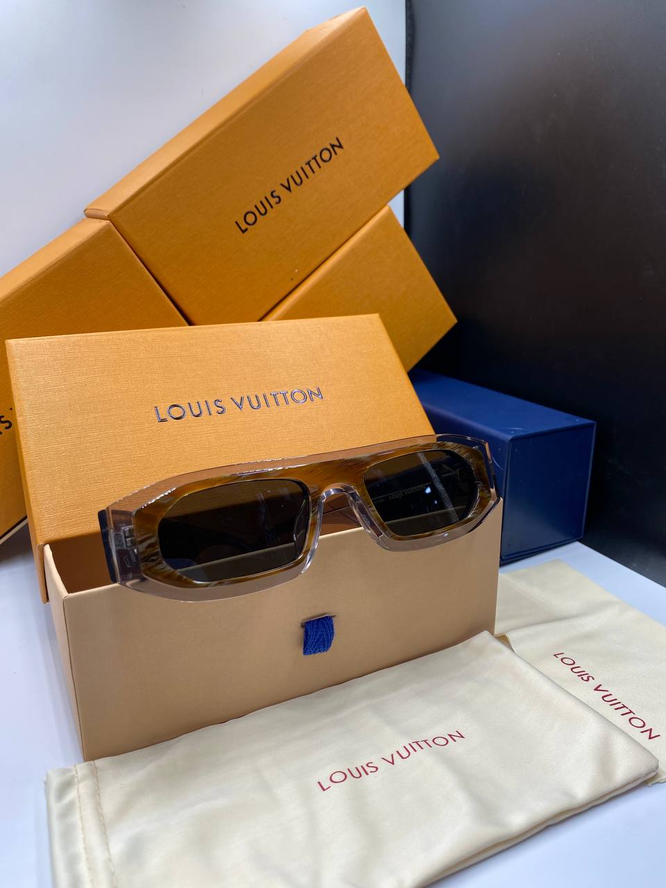 L&V Z2436E New LV Pharell Collection Sunglasses pour femmes ✨