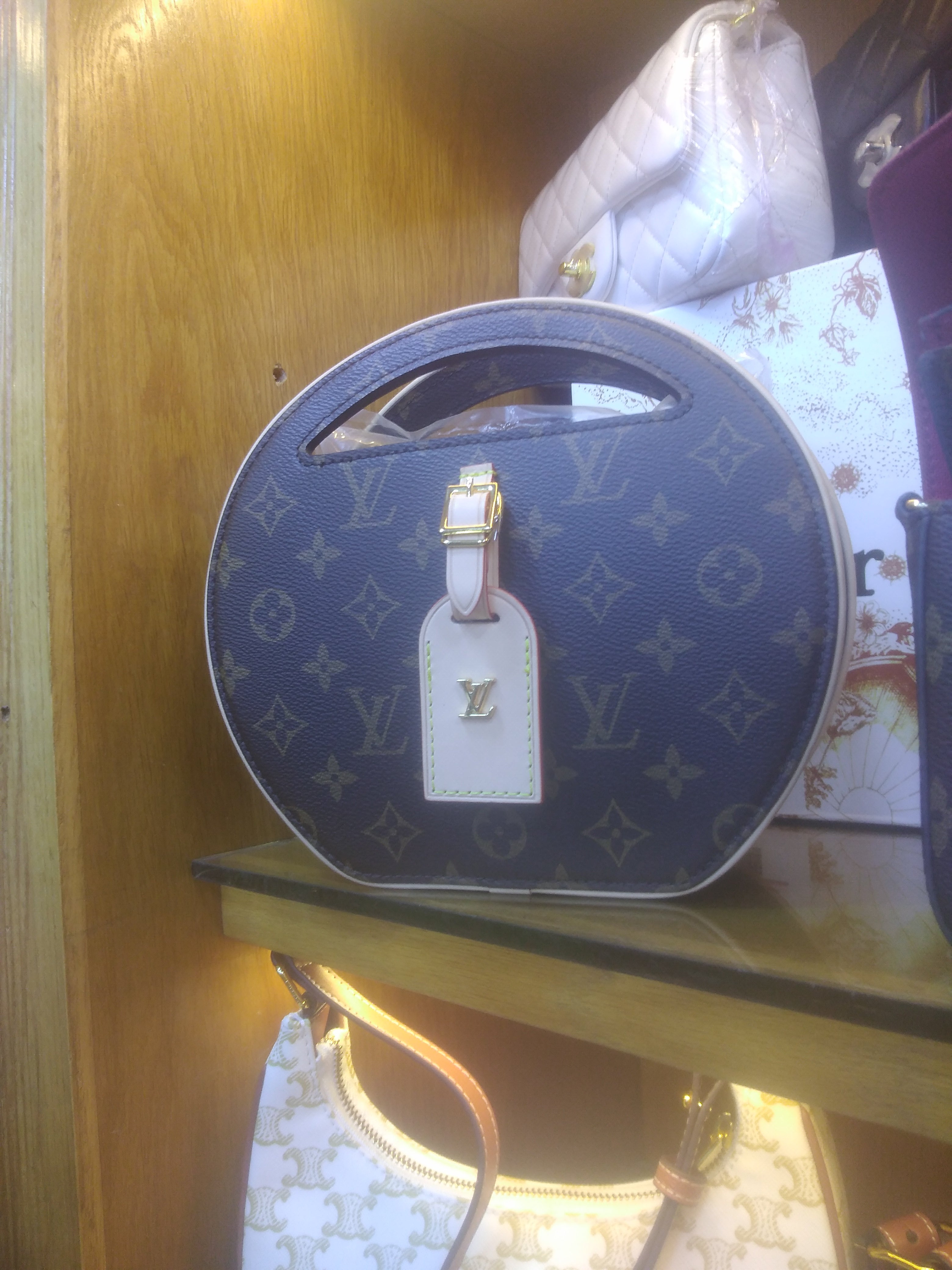 LV Sac Autour de Moi PM