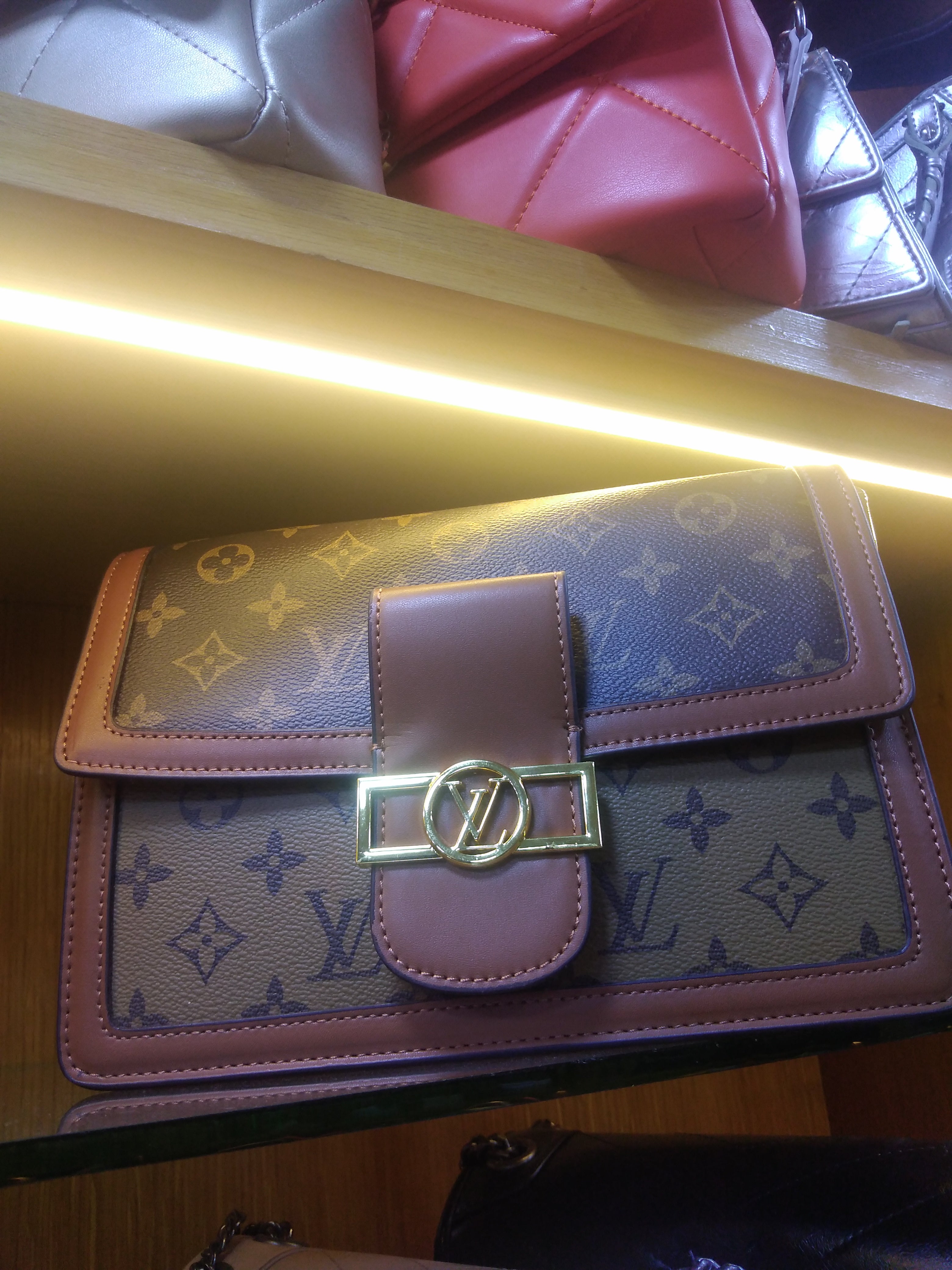 LV Dauphine MM