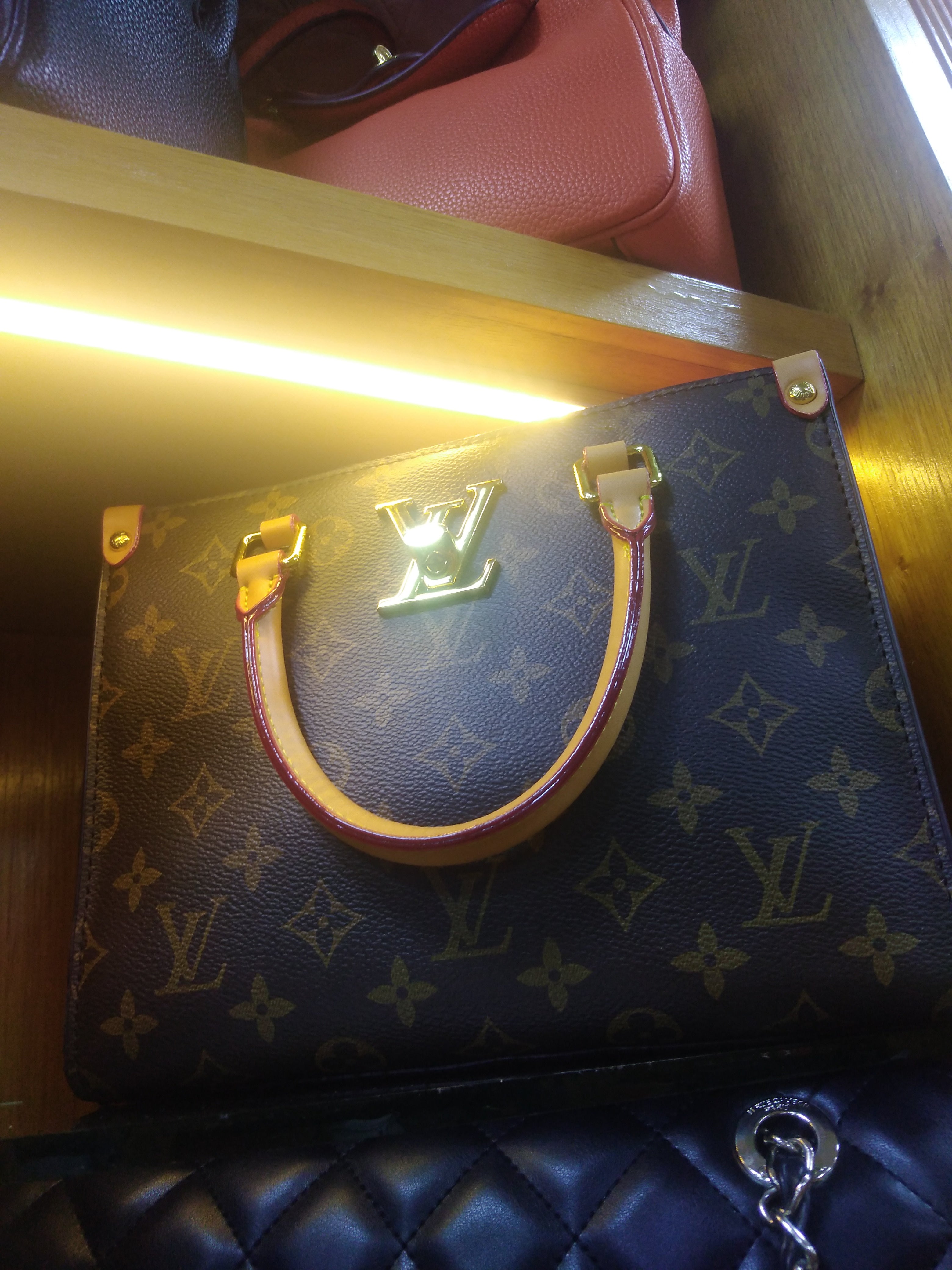 LV Sac Lock & Go