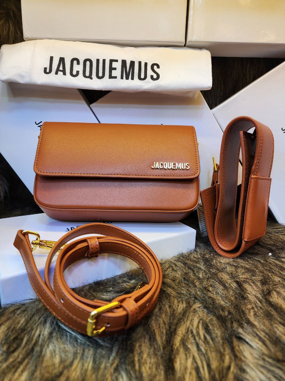 J@cquemus
Le Carinu shoulder bag