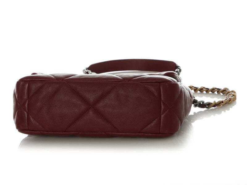 Chanel Sac à rabat « 19 » Medium en cuir d'agneau matelassé bordeaux