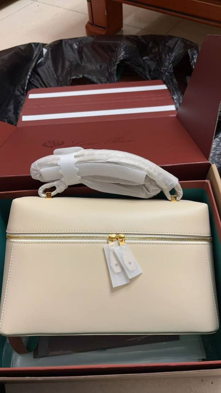 Loro piana Extra Bag L27 Cuir de veau lisse