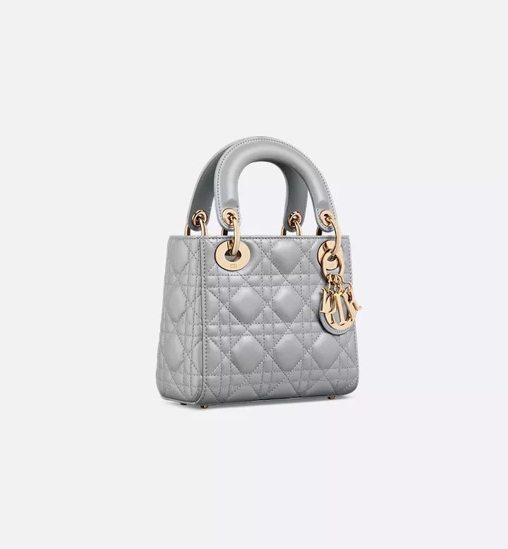 Sac Ladÿ Dior Mini
Cuir d'agneau Cannage perlé gris opalin