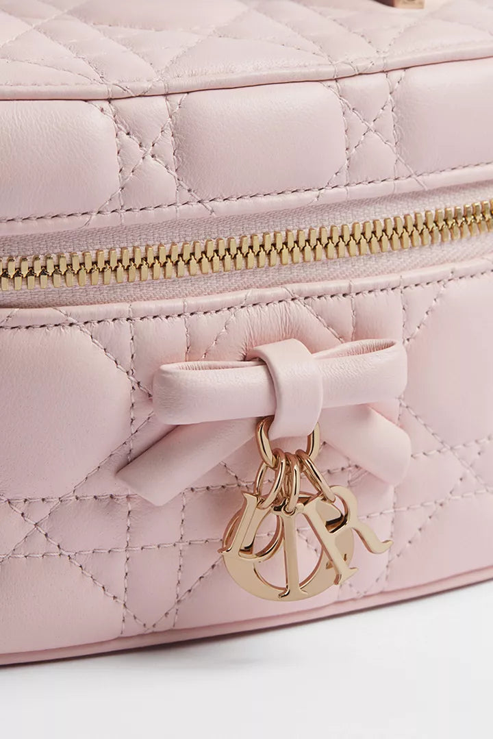 Dior Mini vanity
Cuir d'agneau Cannage rose Soupir