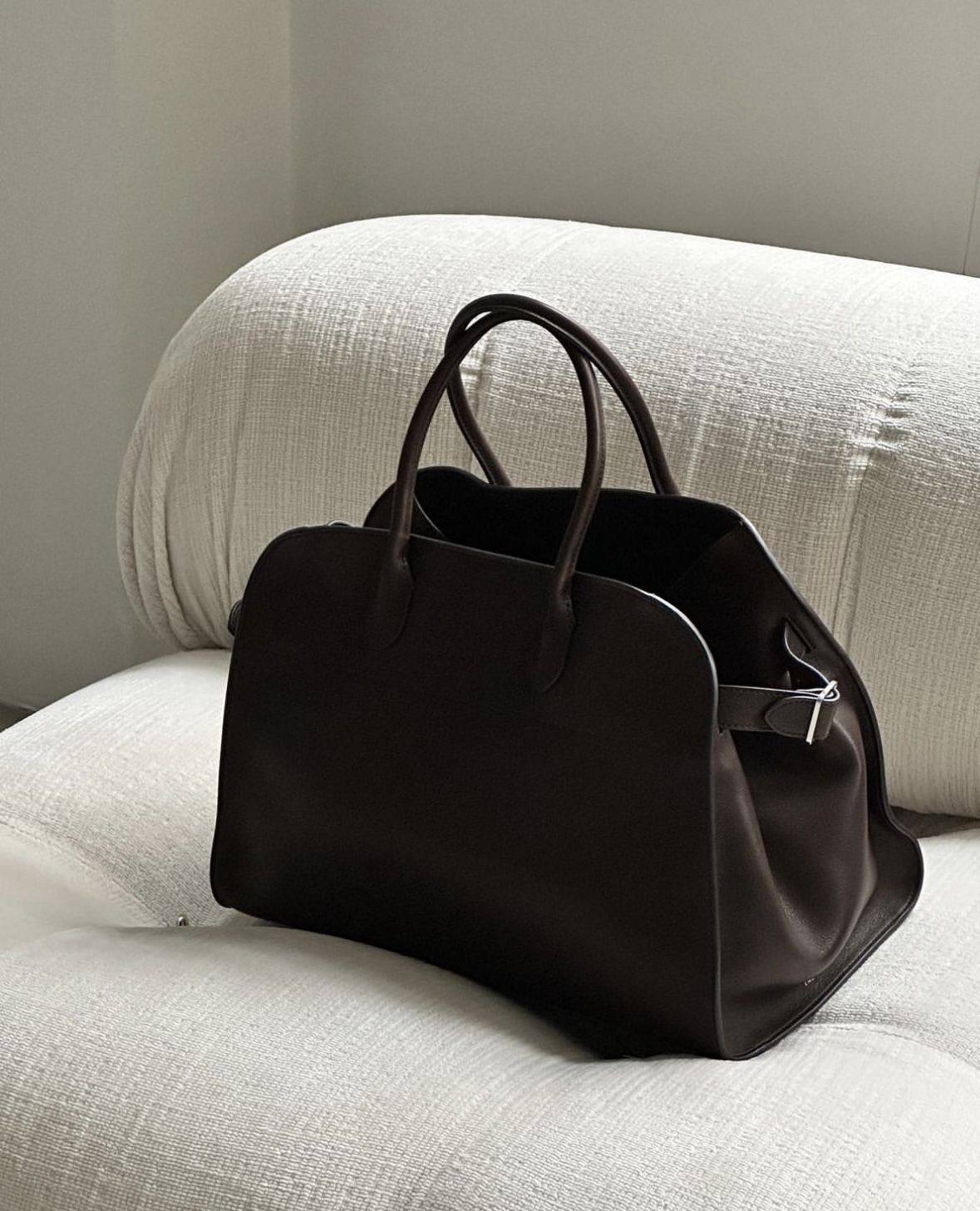 B@lenciaga
mini sac à main Bel Air
