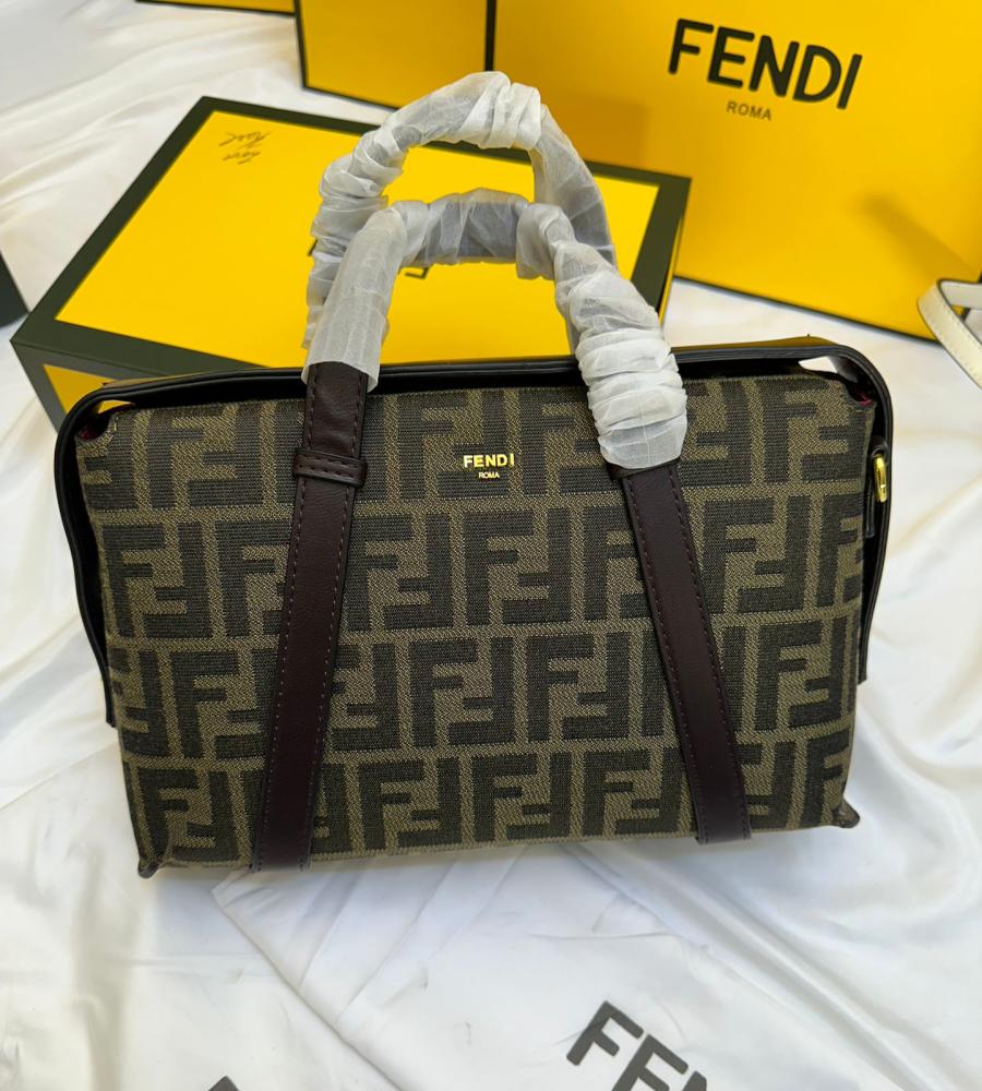 Fêndï 
FF Jacquard Medium Boston Bag