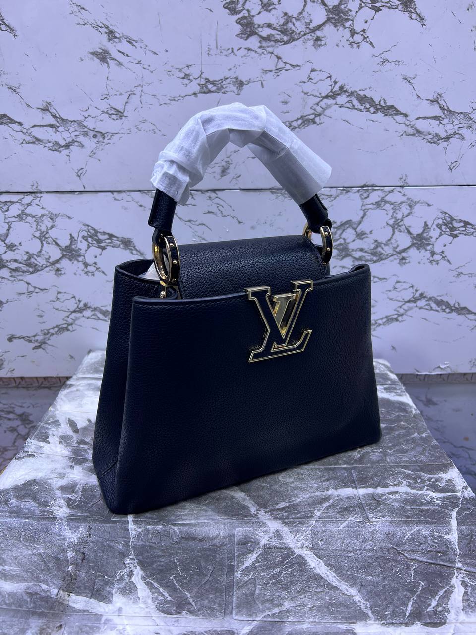LV Sac Capucines Mini