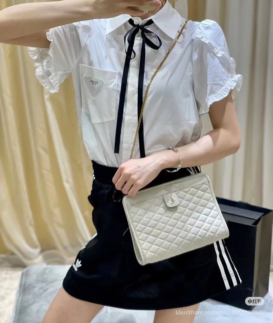S@INT L@URENT
Victoria Quilted Shoulder Bag