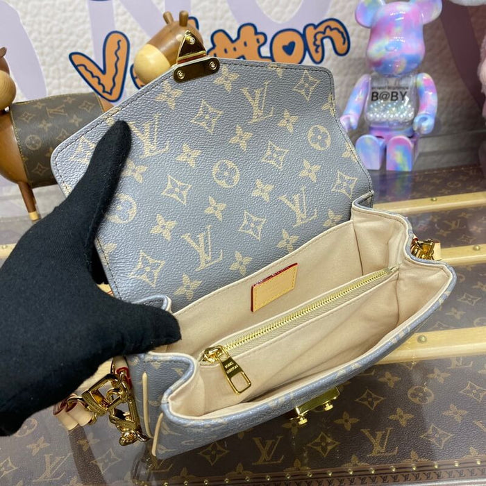 LV Pochette Métis East West En cuir